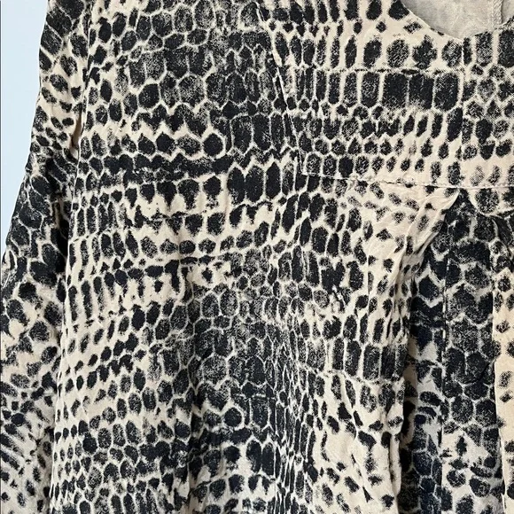 Masai - Chic Beige and Black Textured Tunic - Picture 2 of 5